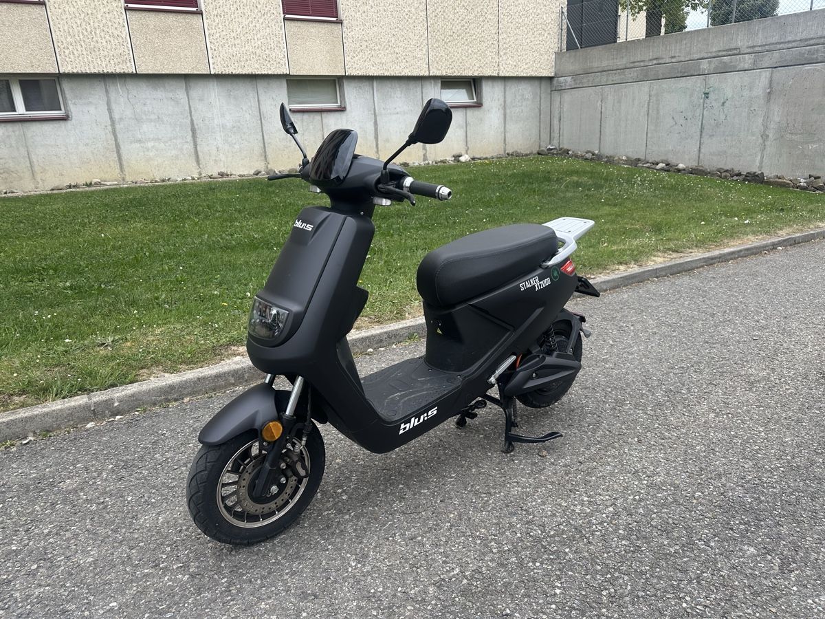 Next Electric Motors Scooters: Scooter XT2000 Bluis Électrique 50cc – Gebraucht aus Givisiez von dor_xb9k